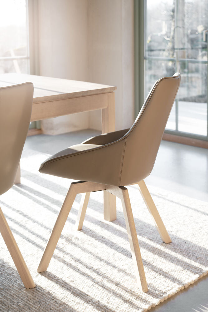 Alison stol beige läder/vitpigmenterade ekben snurr 2-pack