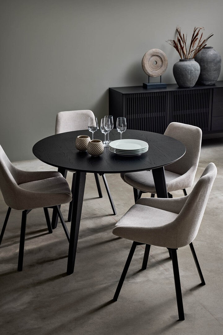 Sagene matbord Ø110 svartlackad ekfaner