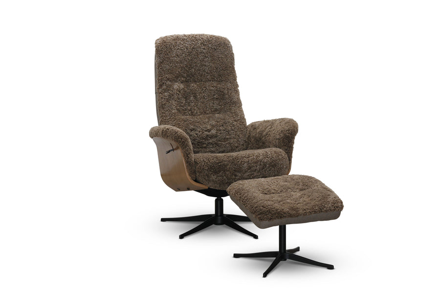 Fårö fåtölj med fotpall fårskinn beige