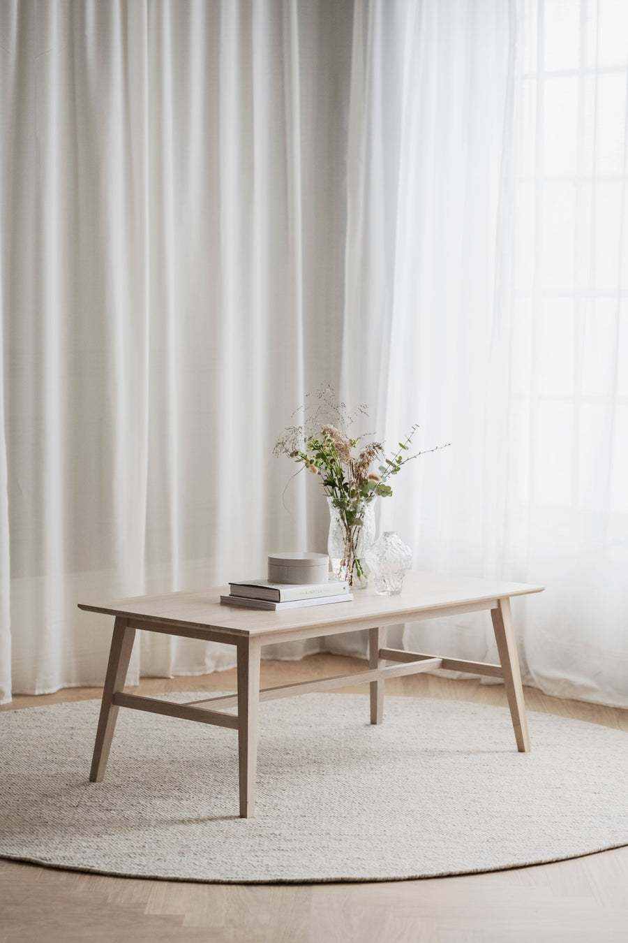 Filippa soffbord 130x70 vitpigmenterad ek