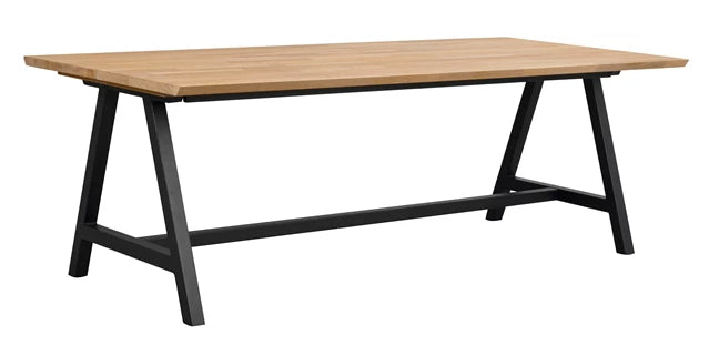 Carradale matbord 220 ek/A-ben svart metall