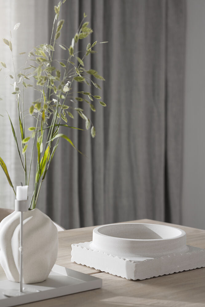 Carradale matbord 170 vitpigm. ek/V-ben svart met