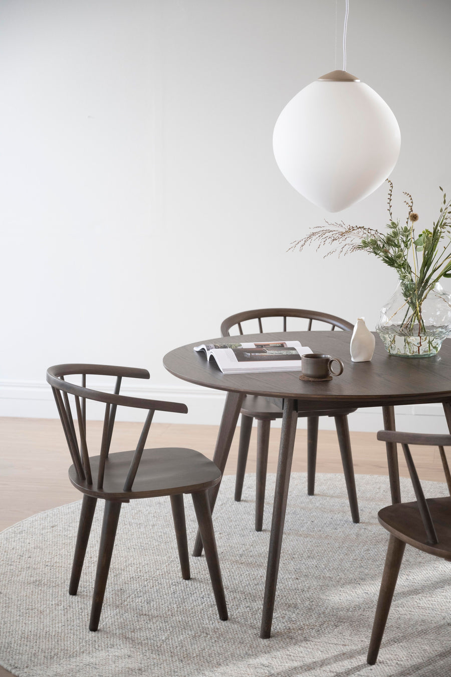 Yumi matbord runt 115 brun ek