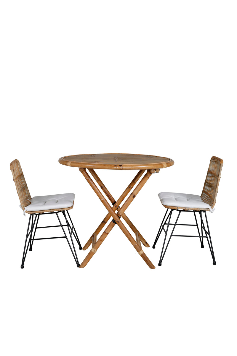 Matbordet Cane och stolarna Viga