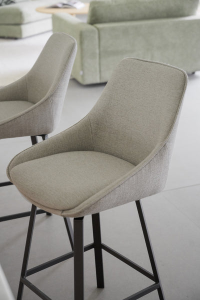 Alison barstol med snurr beige tyg/svarta metallben 2-pack