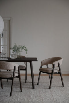 Barnaby karmstol mörkbeige tyg/brun ek 2-pack
