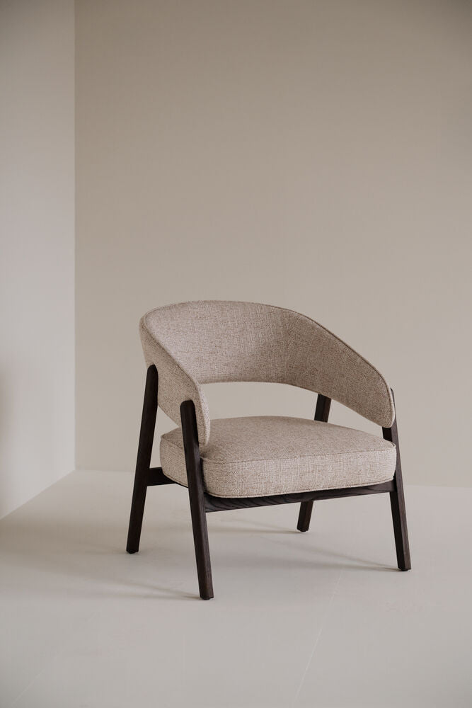 Barnaby loungestol ljusbeige tyg/brun ek