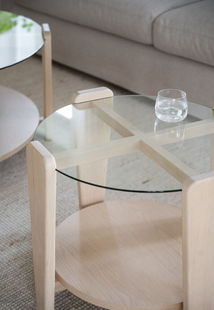 Arran soffbord Ø52 vitpigmenterad ek/glas