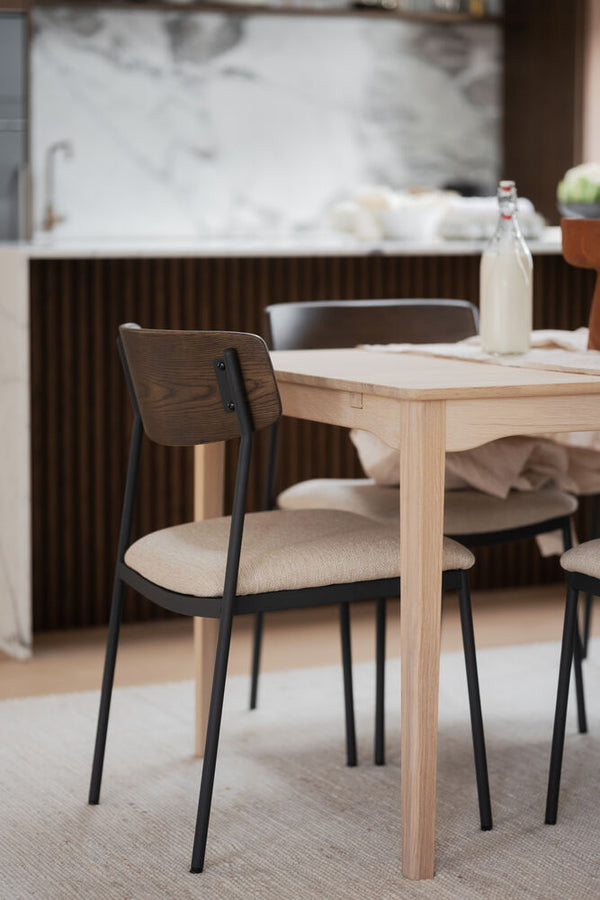 Markham matbord 180 vitpigmenterad ek