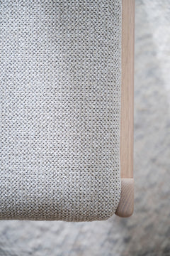 Kerwin stol vitpigmenterad ek/ljusbeige tyg 2-pack