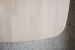 Tompkins soffbord 90x90 vitpigmenterad ek