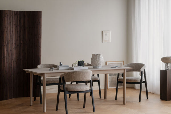 Derrymore matbord 205 vitpigmenterad ek