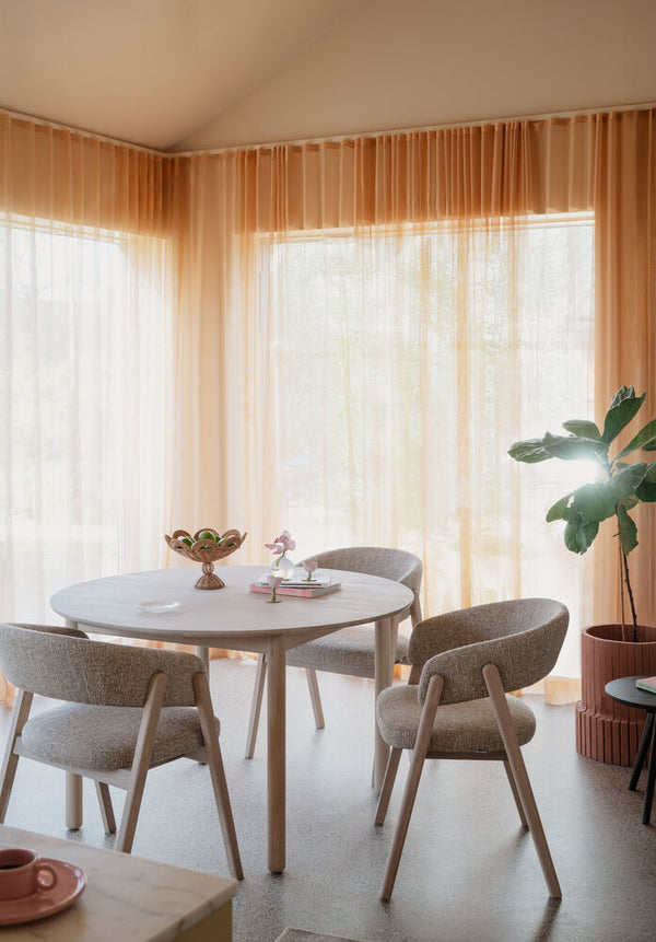 Derrymore matbord runt 120/165 vitpigmenterad ek