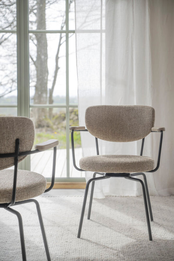 Merrick karmstol mörkbeige tyg/svart metall snurr