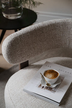 Jenison loungestol ljusbeige tyg/brun ek