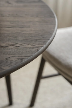 Tyler matbord runt 120/165 brun ek