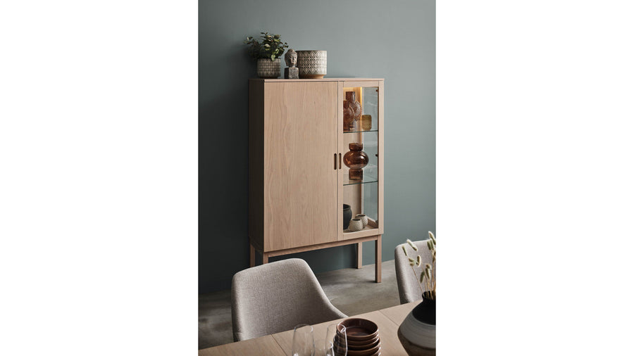 Olivia vitrin med glasdörr & belysnig