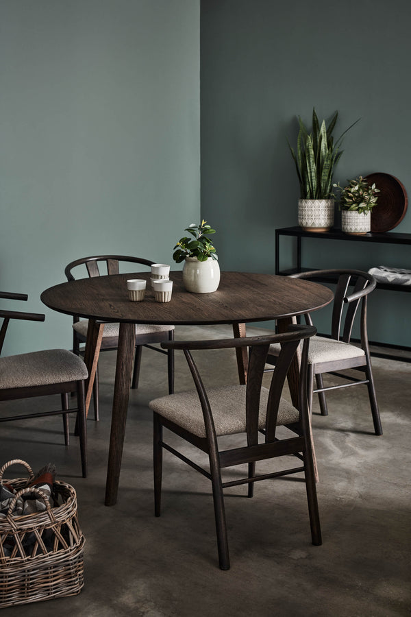 Sagene matbord Ø130 brunlackad ek