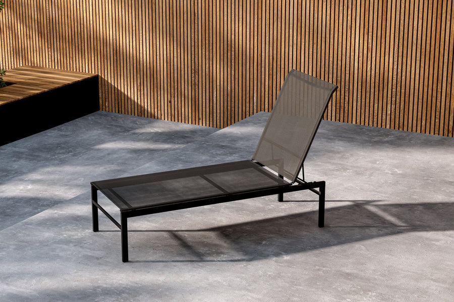 Massimo solstol svart