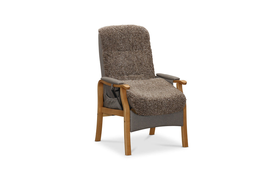 Bergen fåtölj med fotpall lift-up funktion fårskinn beige