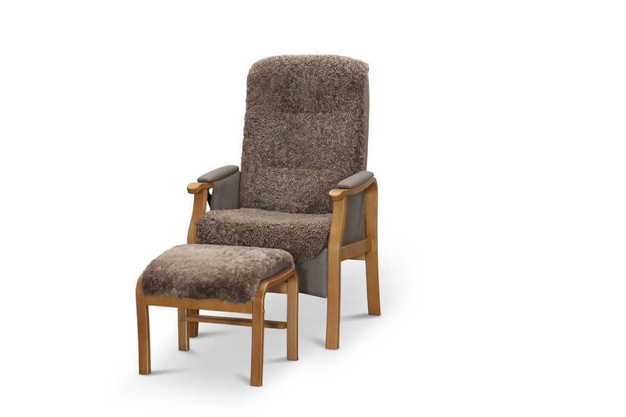 Bergen fåtölj med fotpall lift-up funktion fårskinn beige