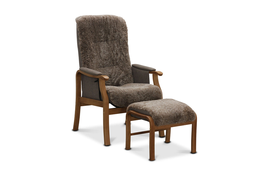 Bergen fåtölj med fotpall fårskinn beige