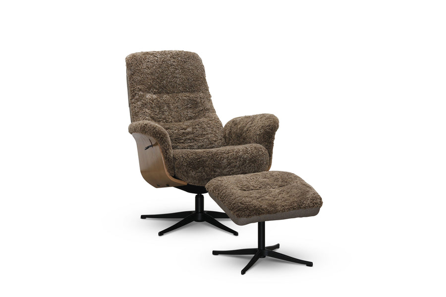 Fårö fåtölj med fotpall fårskinn beige