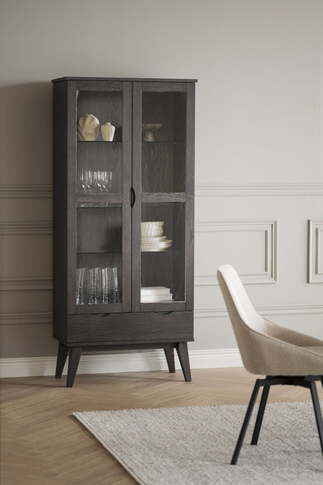 Filippa vitrinskåp 2D 1L mörkbrun ek