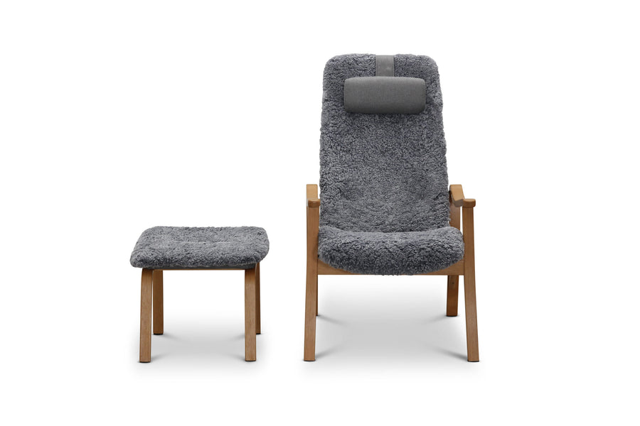 Gotland fåtölj med fotpall fårskinn ljusgrå/ek