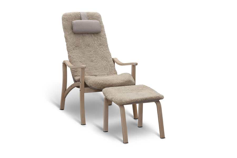 Gotland fåtölj med fotpall fårskinn ljusbeige/vitpigmenterad ek