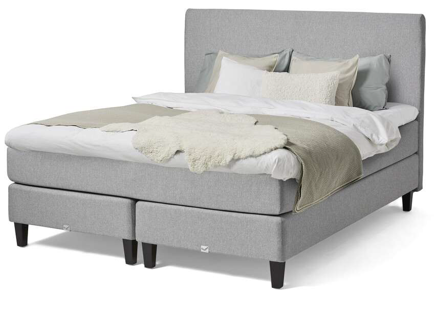 Signe kontinentalsäng med bäddmadrass, huvudgavel och ben