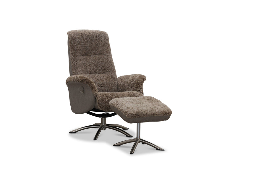 Visby fåtölj med fotpall fårskinn beige