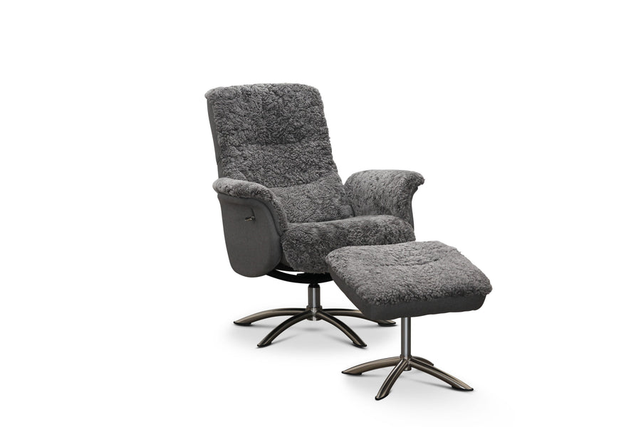 Visby fåtölj med fotpall fårskinn ljusgrå