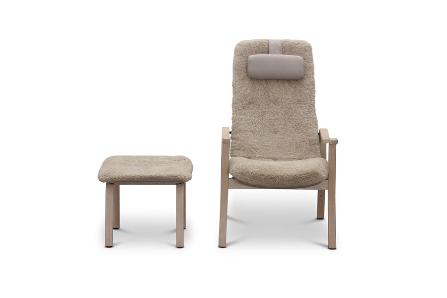 Gotland fåtölj med fotpall fårskinn ljusbeige/vitpigmenterad ek