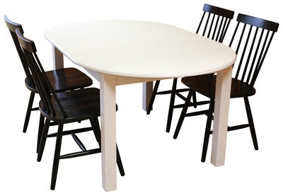 Matbordet Backagård och stolarna Lönneberga