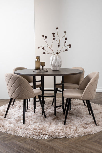 Matbordet Copenhagen och stolarna Velvet