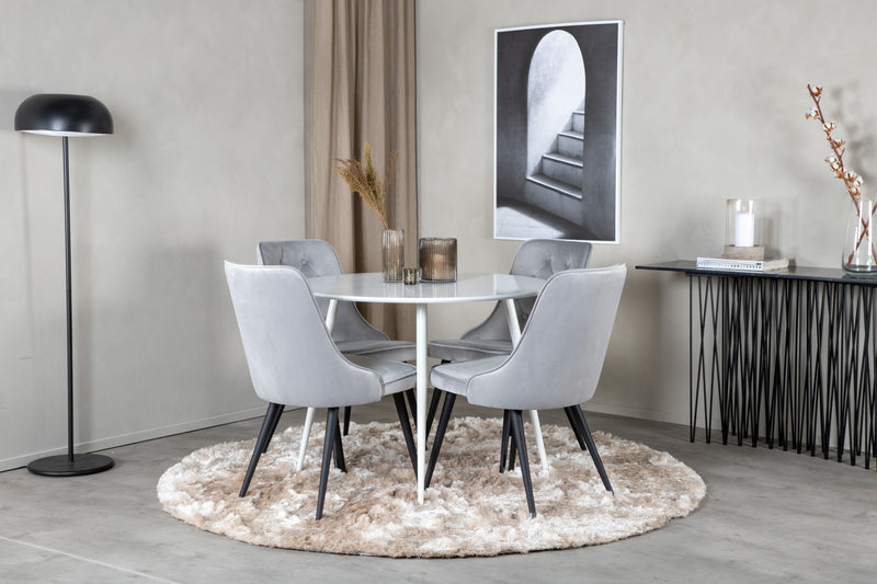 Matbordet Plaza och stolarna Velvet Deluxe
