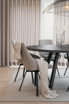 Fred matbord runt 160 svart ask/svart