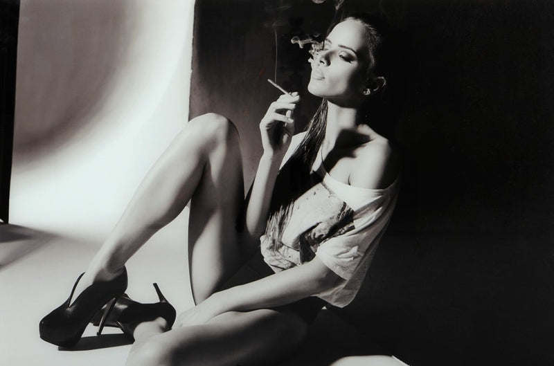 Tavla Woman with cigarette 120x80 cm