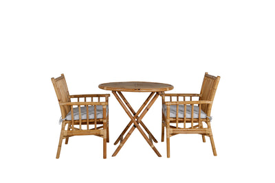 Matbordet Cane och stolarna Cane