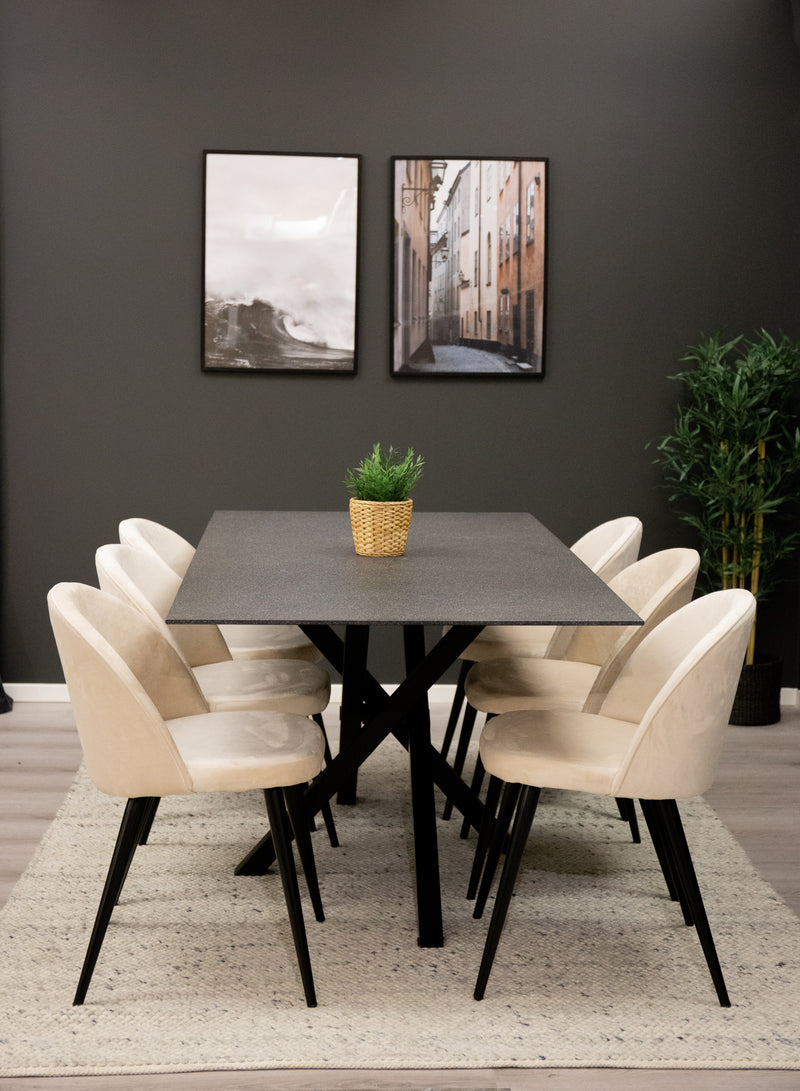 Matbordet Piazza och stolarna Velvet