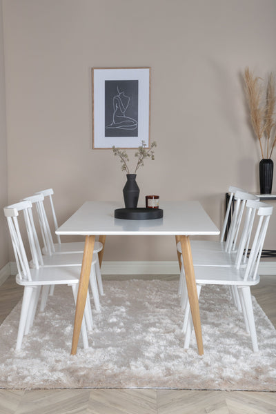 Matbordet Polar och stolarna Mariette