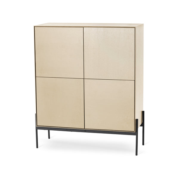 Ale skåp vitoljad ek, svart metallunderrede