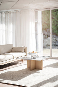 Brooksville soffbord kvadrat 90x90 vit marmor/vitpigment ek
