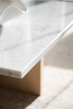 Brooksville soffbord kvadrat 90x90 vit marmor/vitpigment ek
