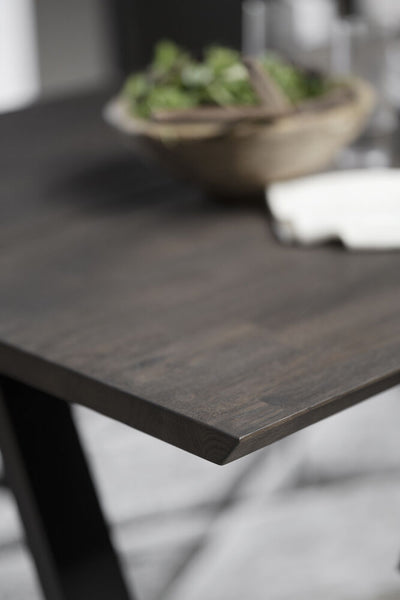 Carradale matbord 170 brun ek/V-ben svart metall