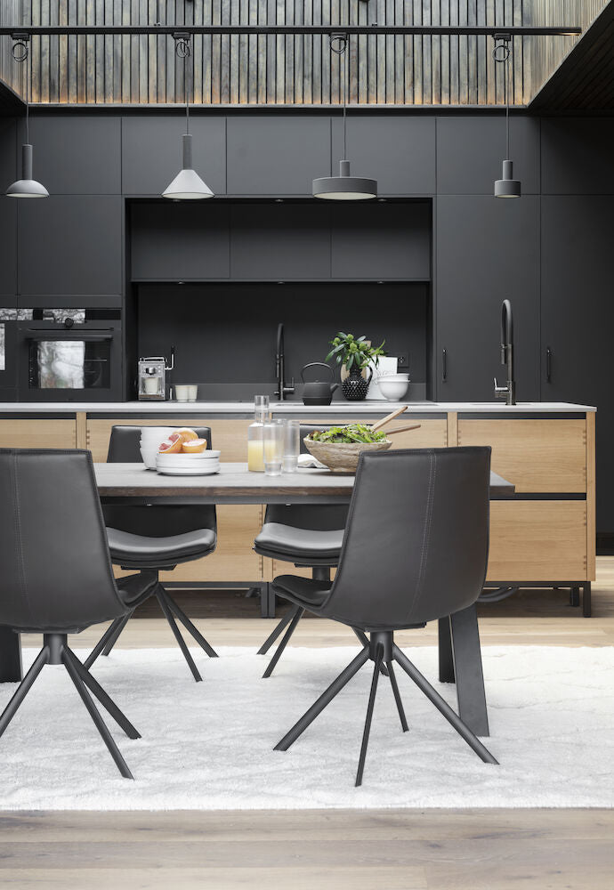 Carradale matbord 170 brun ek/V-ben svart metall