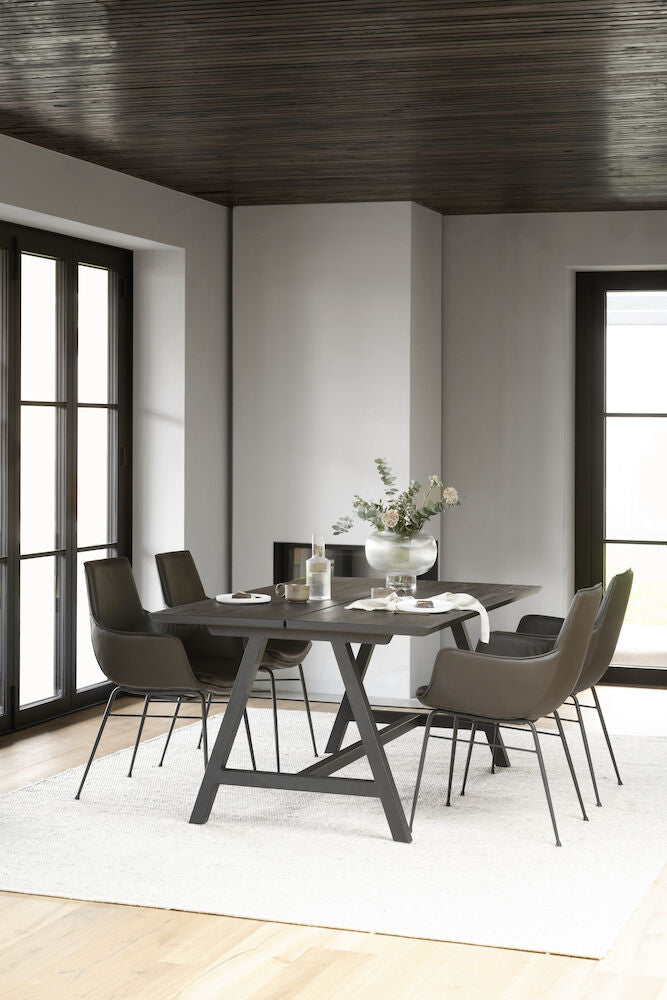 Carradale matbord 170 svart ek/A-ben svart met