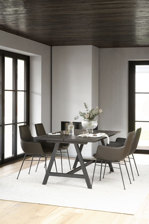 Carradale matbord 170 svart ek/A-ben svart met