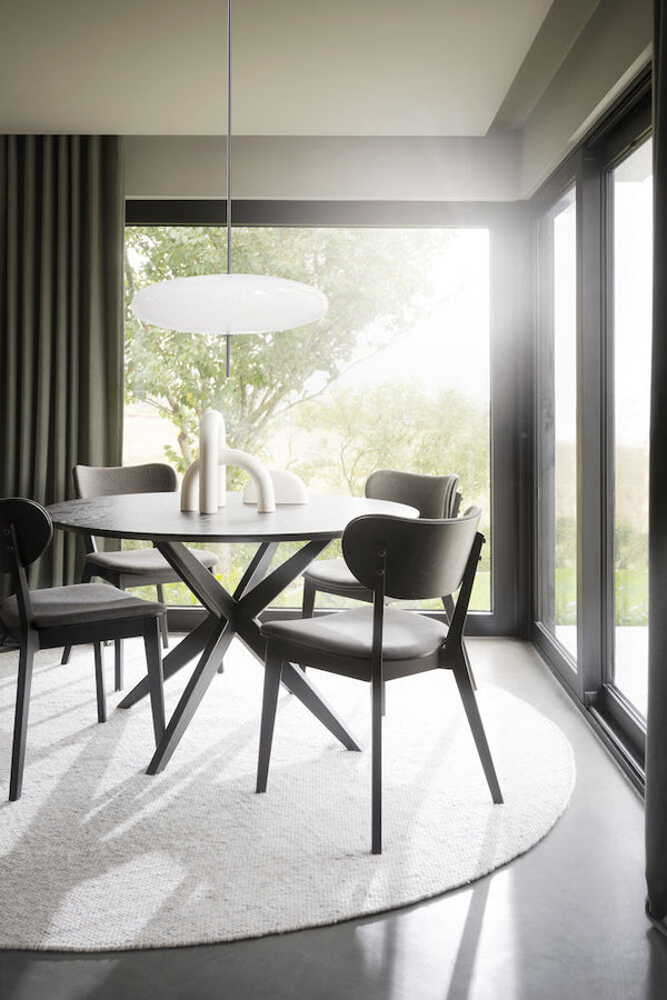 Calverton matbord runt Ø120 svart ek